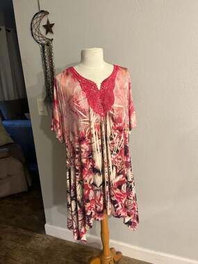 One World Live and Let Live Butterfly Print Crochet V-Neck Short Sleeve Blouse P